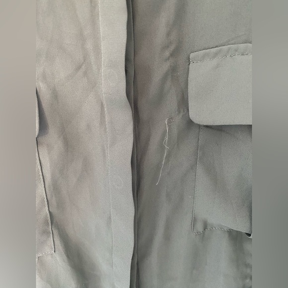 Beautiful camo green button down shirt with long sleeves 🩶💚🤎 - Picture 5 of 5